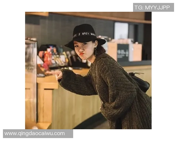 足球明星颁奖典礼上的美女风采与时尚魅力尽显引领潮流新风尚 足球明星颁奖典礼上的美女风采与时尚魅力尽显引领潮流新风尚